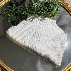 White knitted vest ✨